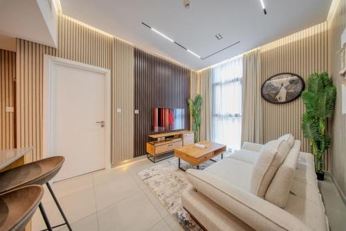 1BR Apartment With Living Room - Poolview - Alef Al Mamsha