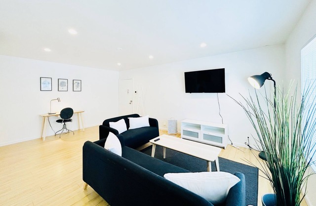 1BR Apt in Culver City by Just Bring Your Toothbrush