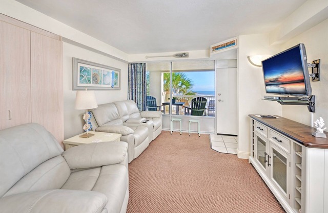1BR Oceanfront Condo w/Balcony & Beach Access