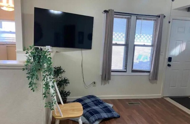 1Kg-Bed Entire Non-shared Condo fully appointed
