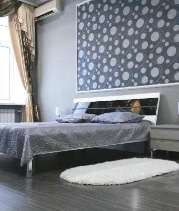 2-комнатная с раздельными комнатами, парковочное место для авто, центр, улица Короленко 15