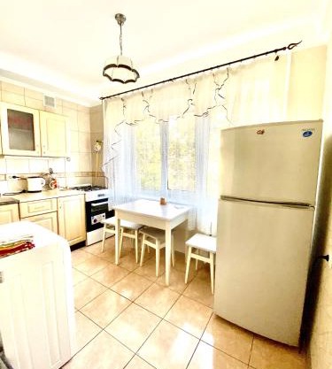 2-К институт сердця возле Метро Чернігівська