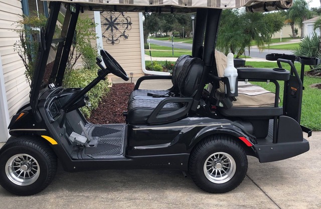2/2 vacation home just a few min from Lake Sumter Town SquarenFree Golf Cart
