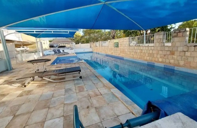 2/4 apartment facing Bernardo Elis Park with beautiful sunset