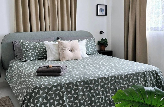 2 Bedrooms, 2 Bathrooms, AC, WiFi, Pool, GYM, No Blackouts, Santiago