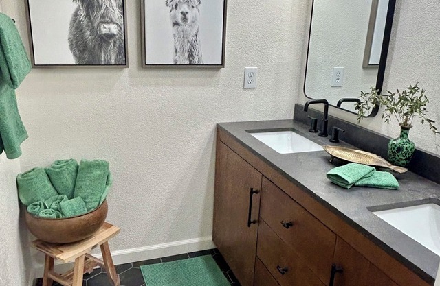 2 Bdrm 2 bath condo-ground floor pool Scottsdale McCormick Ranch Rancho Antigua