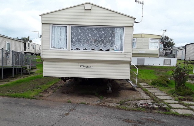 2 bed caravan approx 10 mins from beach suzie 2