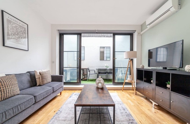 2 Bed Flat in Camden with Garden