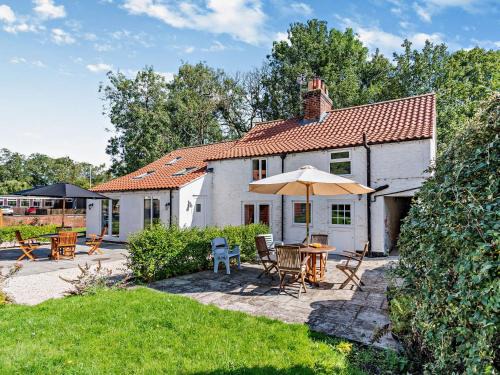 2 Bed in Bridlington 13mls W 93141