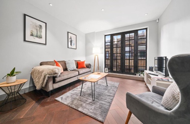 2 Bed Lux Apartments near Central London FREE WIFI by City Stay Aparts London