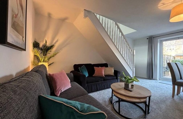 2 Bed Near Shrewsbury Hospital