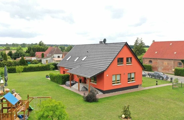2 bedrooms, 1 bathroom + toilet; Above a WC; 4-6 guests, 130 m²; 1500m² plot