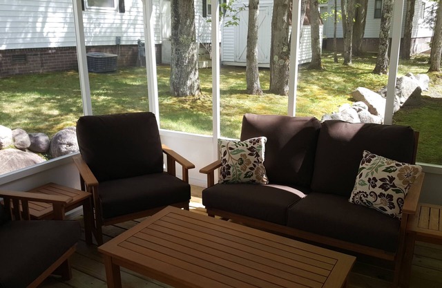 2 Bedroom 1 Bath, Indoor Pool, Tennis Court, Game Room, Basketball, Trout river