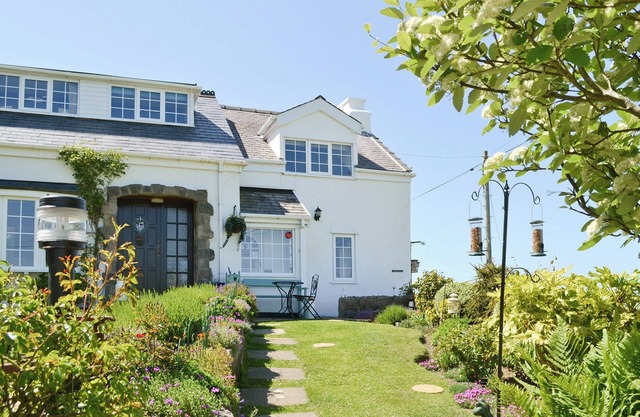 2 bedroom accommodation in Llanfairynghornwy