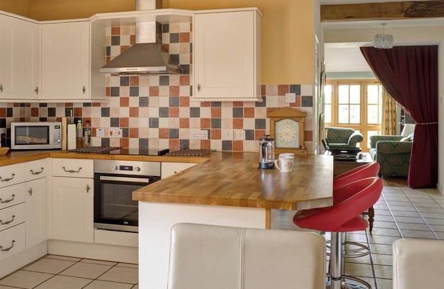 2 bedroom accommodation in Near Stroud