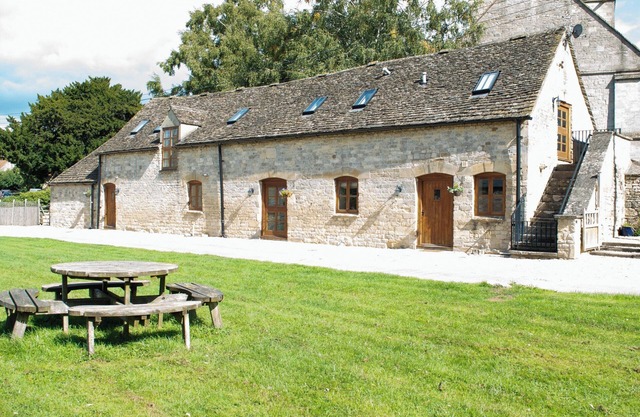 2 bedroom accommodation in Near Stroud