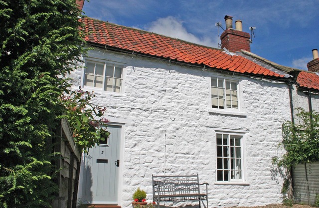 2 bedroom accommodation in Burythorpe