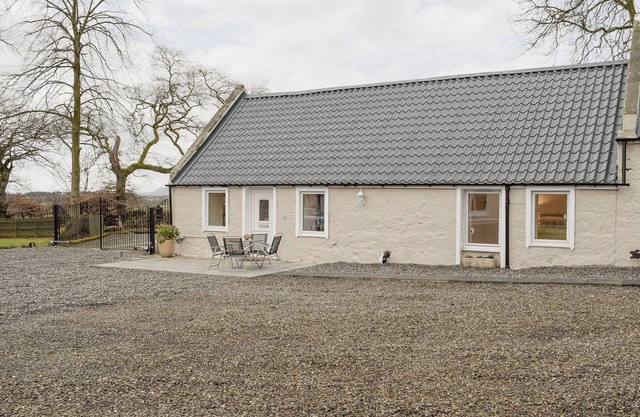 2 bedroom accommodation in Saline, near Dunfermline