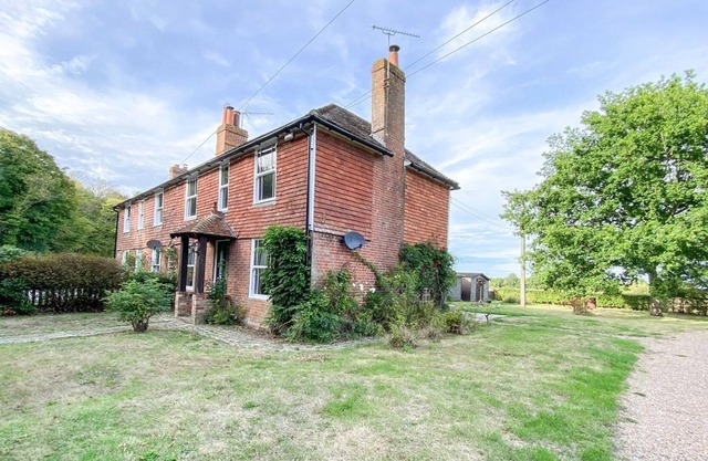 2 bedroom accommodation in Woodchurch