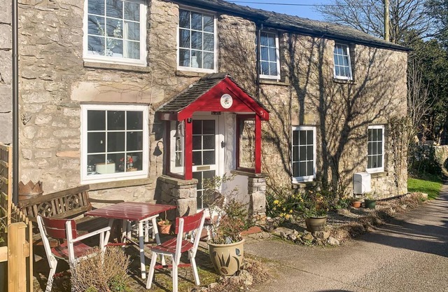 2 bedroom accommodation in Silverdale, near Arnside