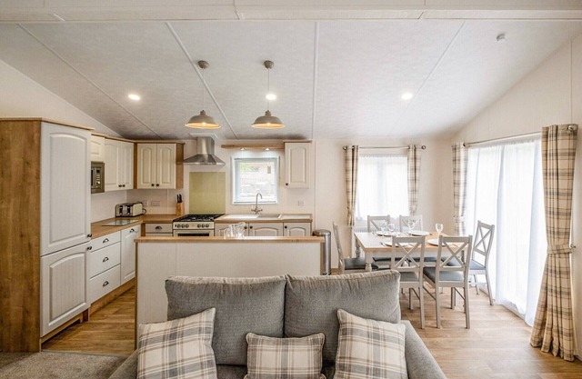 2 bedroom accommodation in Carnforth