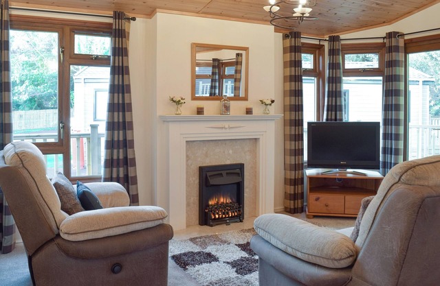 2 bedroom accommodation in Corton, near Lowestoft