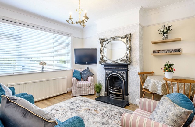 2 bedroom accommodation in Pakefield, near Lowestoft