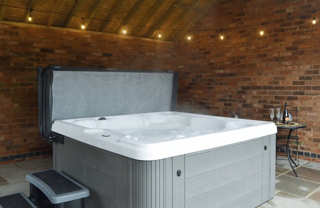 2 bedroom accommodation in Ranby, near Retford