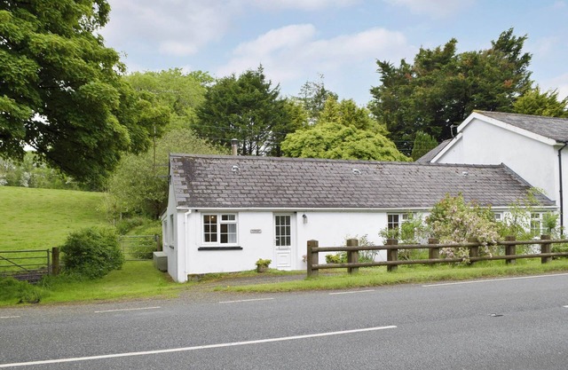 2 bedroom accommodation in Narberth