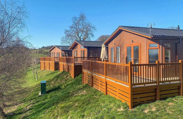 2 bedroom accommodation in Tunstall, Richmond