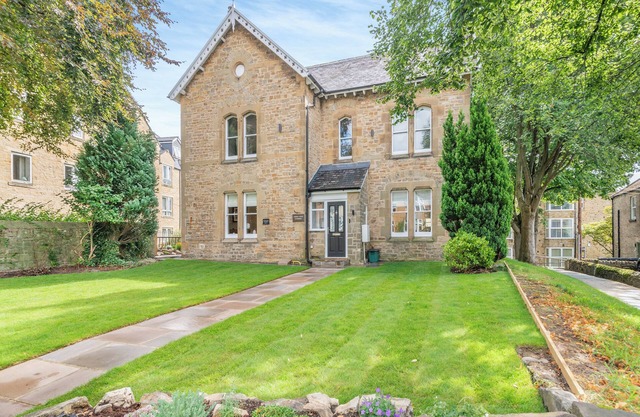 2 bedroom accommodation in Richmond