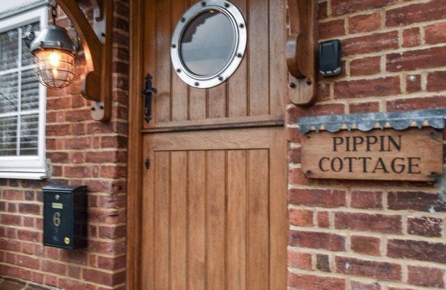 2 bedroom accommodation in Bures