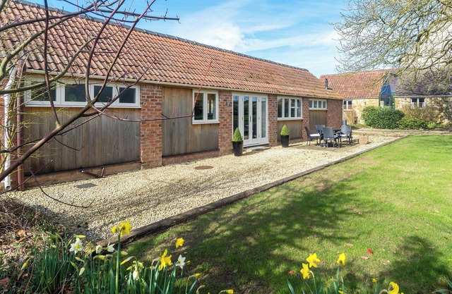 2 bedroom accommodation in Cam, near Dursley