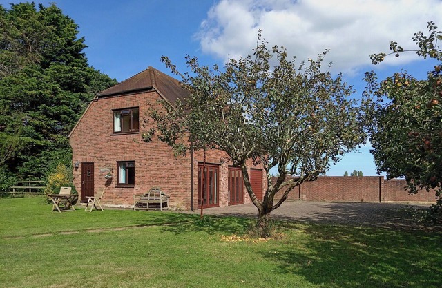 2 bedroom accommodation in Brading, near Sandown