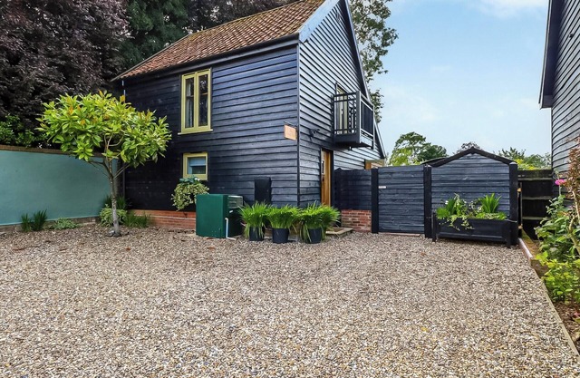 2 bedroom accommodation in Burgate, near Diss