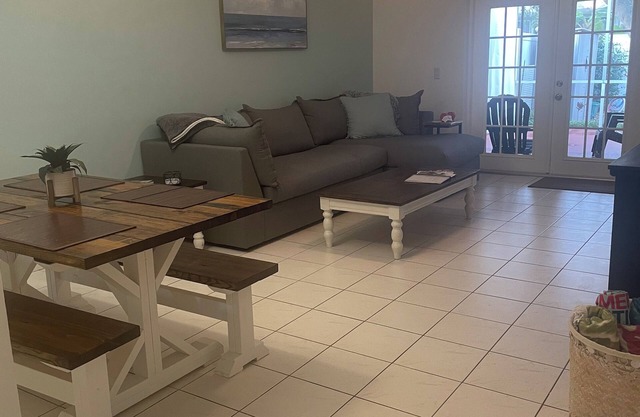 2-bedroom ADORABLE & COMFY Villa in charming Safety Harbor, close to water