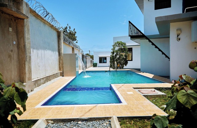 2-bedroom apartment in fantastic Dar es Salaam with WiFi, Pool and AC