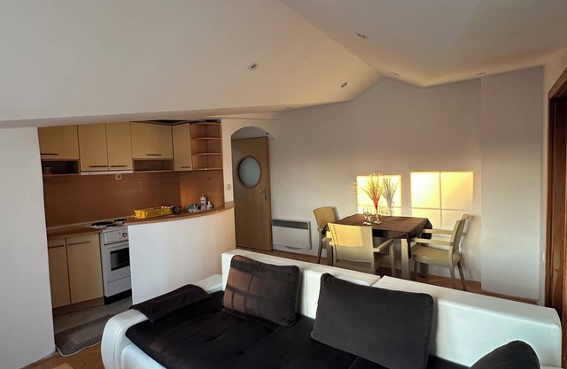 2-bedroom apartment in fabulous Ohër with WiFi, AC