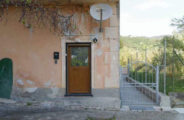 2 Bedroom Apartment in Levanto - Perfect For Visiting The Cinqueterre In Italy!