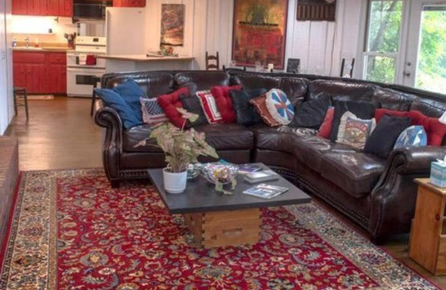 2 Bedroom Apartment overlooks WCU and Cullowhee NC - Smoke and Pet free