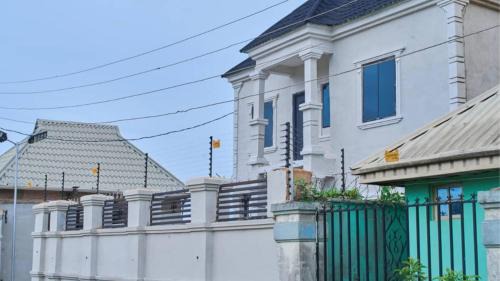 2-Bedroom Apt Short let in Benin City-Hosted by Tomla Built in 2025