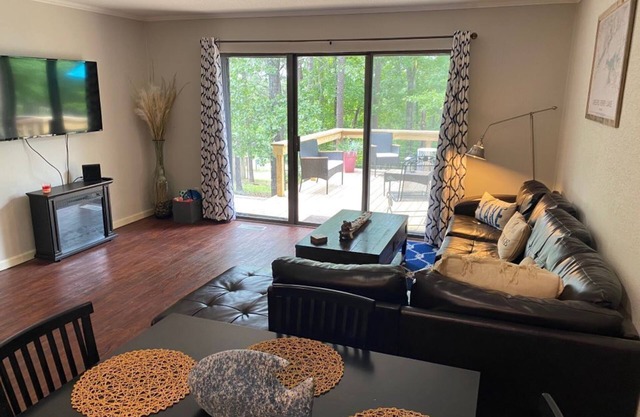 2-bedroom condo in beautiful Fairfield Bay close to amenities.