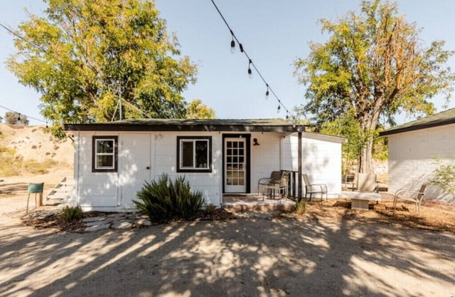 2 bedroom cottage in paso robles