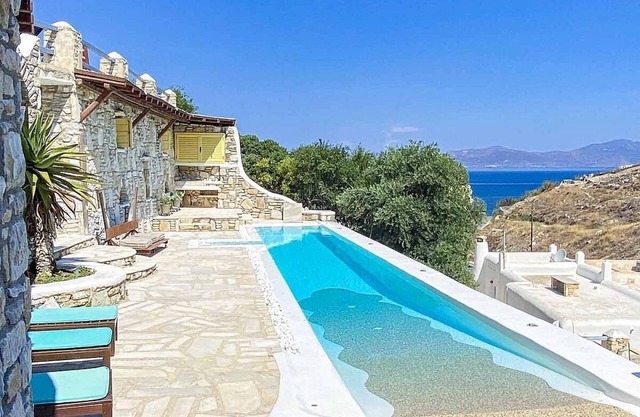 2 Bedroom Cycladic Style Suite, A/C, Private Pool, Sea & Sunset Views - 15mins from Mykonos Town!