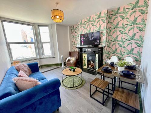 2-Bedroom Flat with Free Wifi near Shepherds Bush, O2 Shepherds Bush Empire, Westfield, White City