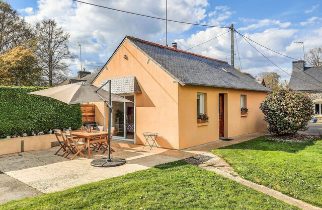 2 bedroom gorgeous home in Bréhan