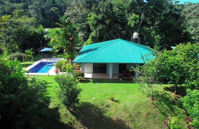 2 Bedroom home that sleeps 4 w/private pool, 360 view Fast Fiber Optic Internet