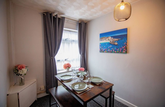 2 Bedroom House in the heart of the Maritime City of Southampton