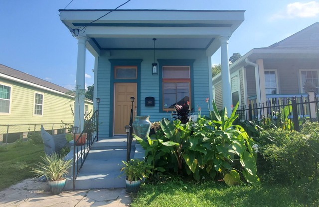 2-bedroom house in Historic Neighborhood near French Quarter
