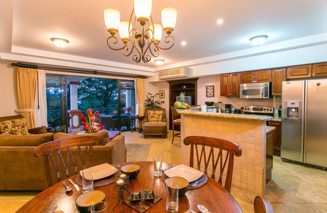 2 Bedroom Luxury Condo w/Magnificent Ocean & Jungle Views, Walk-to-beach!